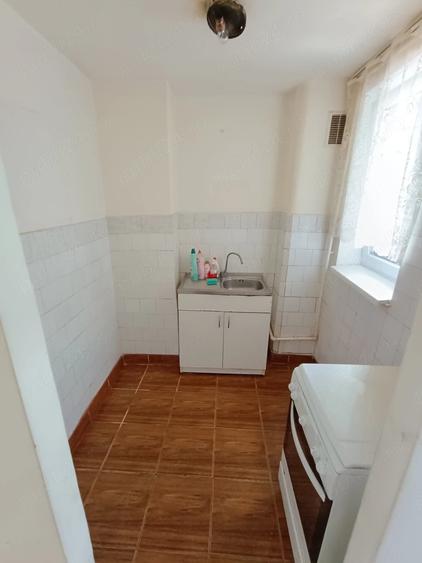Apartament cu 3 camere decomandat în Micro 15