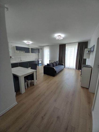 Apartament cu 2 camere decomandat, mobilat în Semicentral