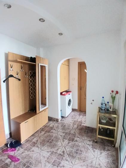 Apartament cu 2 camere decomandat în Exterior Vest