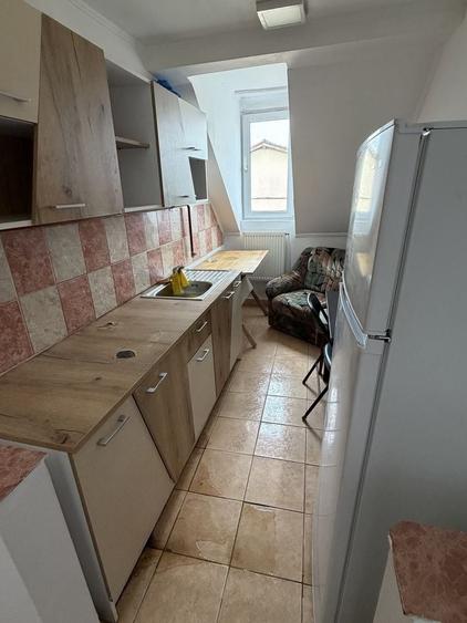 Proprietar inchiriez apartament 2 camere - 3