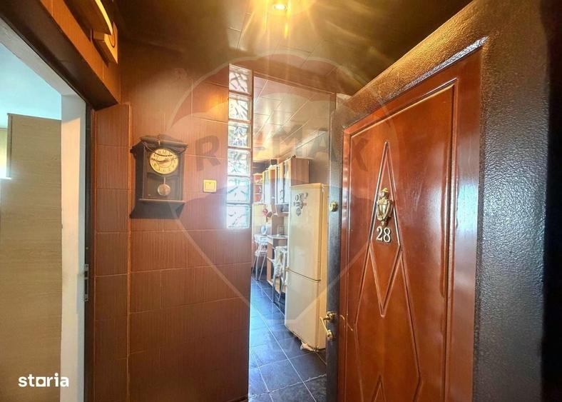 Apartament cu 2 camere semidecomandat în Republicii