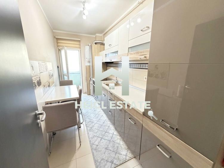 Apartament cu 3 camere semidecomandat, mobilat în Giroc