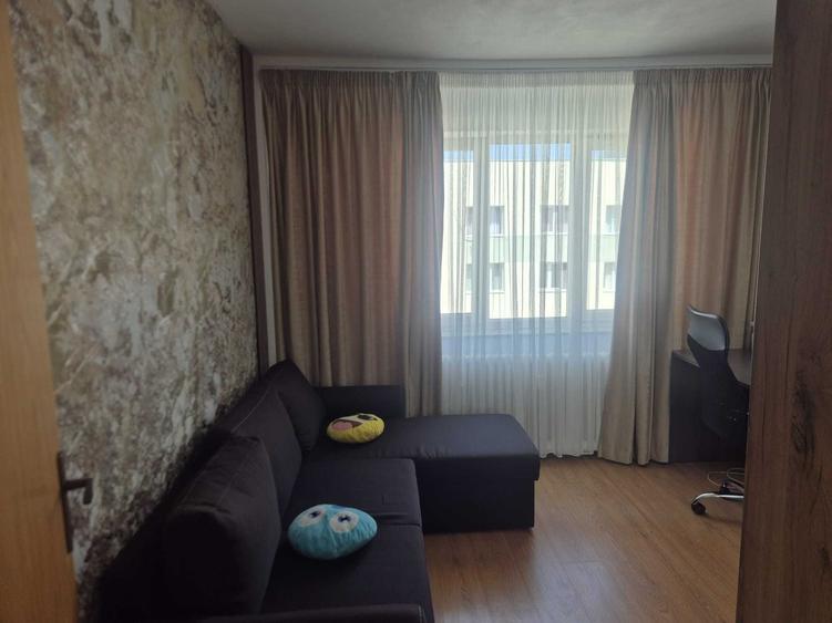 Apartament cu 3 camere decomandat în Doamna Ghica