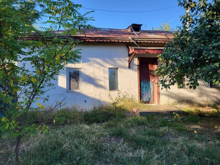 Casă cu 3 camere în Stoenești