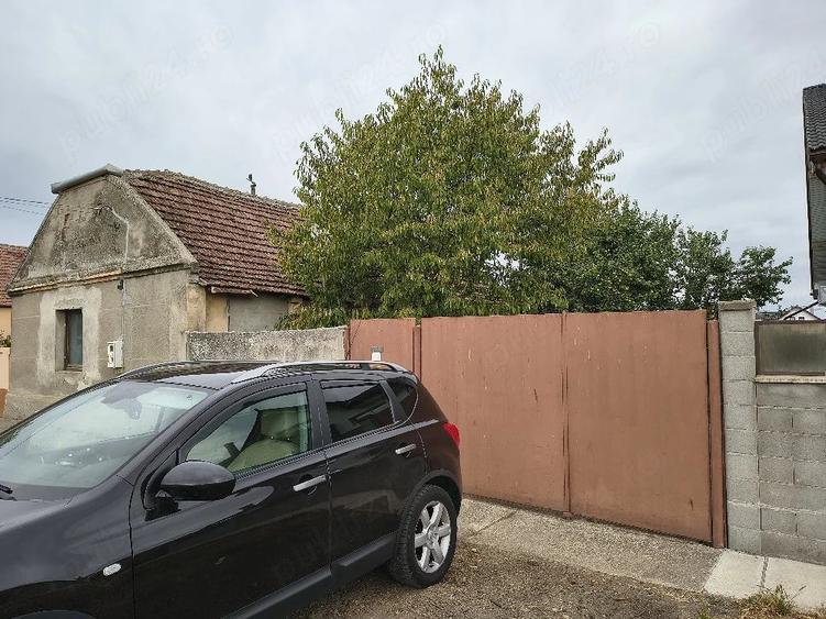 Casă cu Teren 814 Mp în Becicherecu Mic