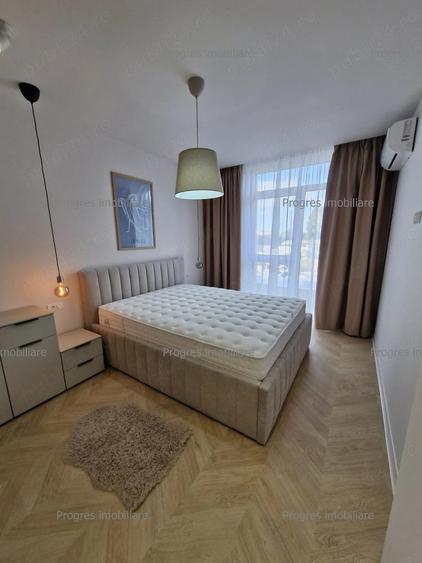 Apartament cu 3 camere semidecomandat în Aradului