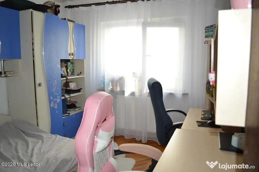 Apartament cu 3 camere decomandat, mobilat în Popa Șapcă