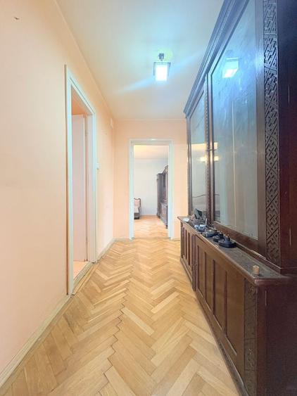Apartament cu 3 camere semidecomandat în Ultracentral