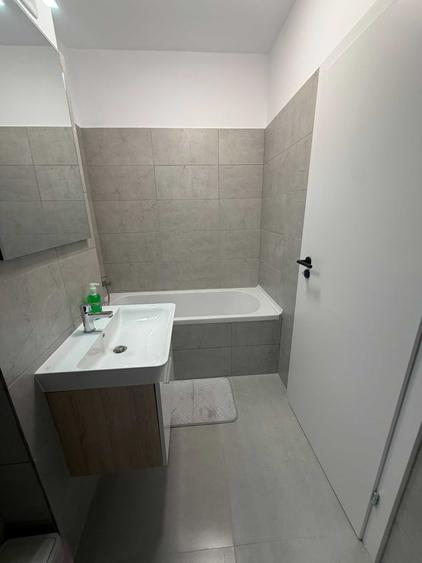 Apartament cu 2 camere semidecomandat în Păcii