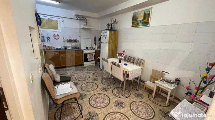 Casă cu 6 camere cu Teren 475 Mp în Olimpia-Stadion
