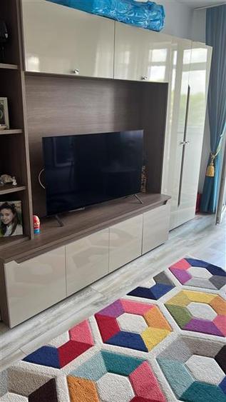 Apartament cu 2 camere decomandat, mobilat în Republicii