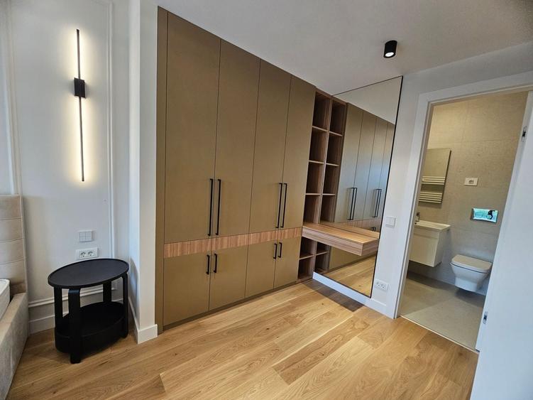 Apartament cu 3 camere decomandat în Băneasa