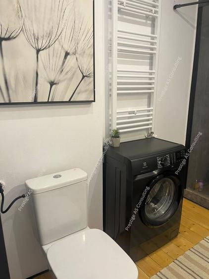 Apartament cu 2 camere semidecomandat, mobilat în Soarelui