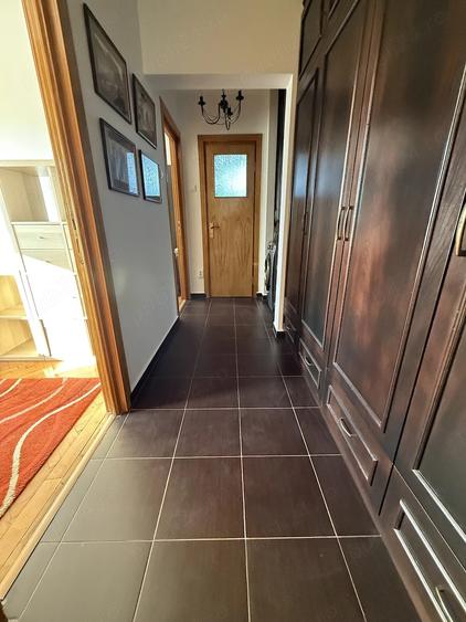Apartament cu 3 camere semidecomandat în Câmpia Libertății