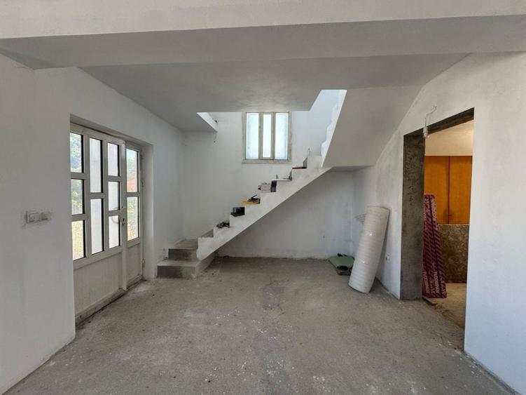 Casă cu 4 camere în Remeți