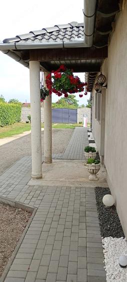 Casă cu Teren 1440 Mp în Felnac