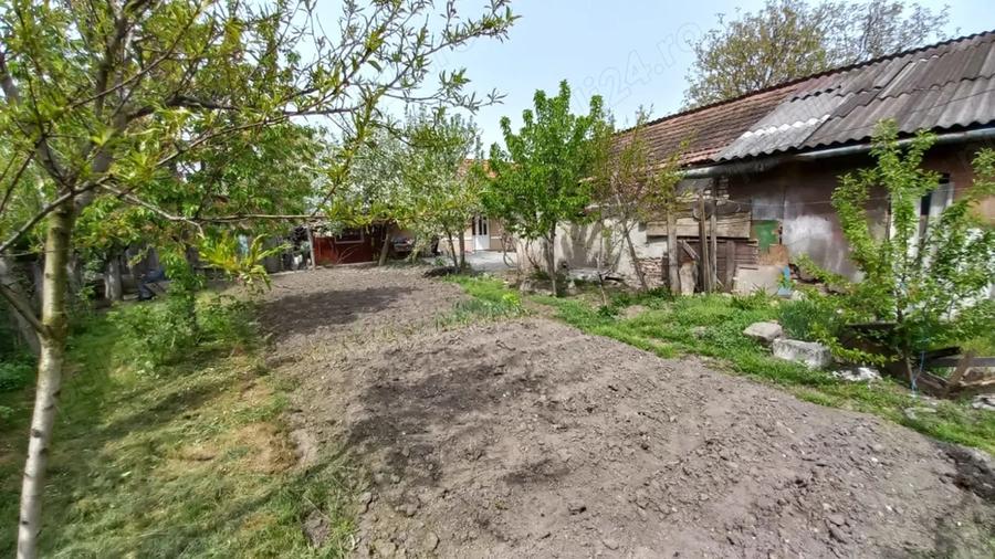 Casă cu Teren 1100 Mp în Central