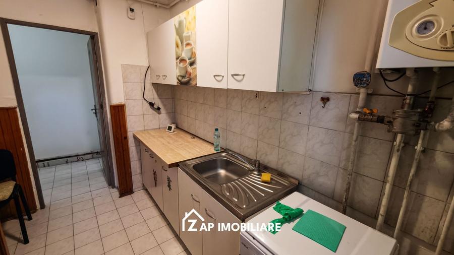 Apartament cu 2 camere decomandat, mobilat în Corina