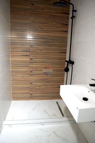 Apartament cu 3 camere decomandat în Theodor Pallady