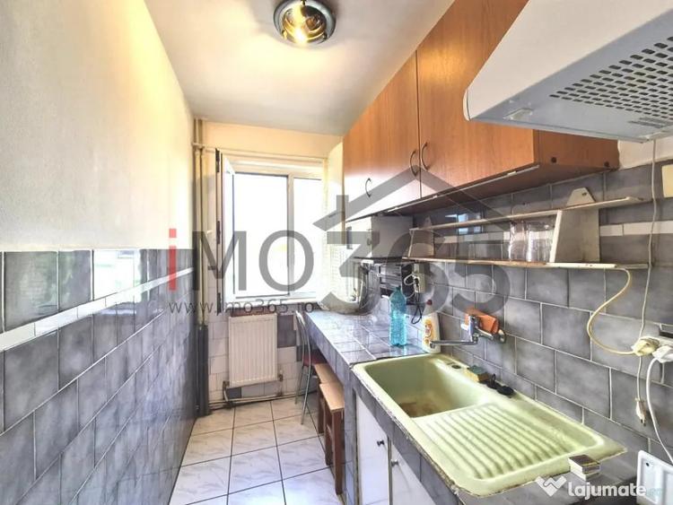 Apartament cu 3 camere semidecomandat în Craiovei