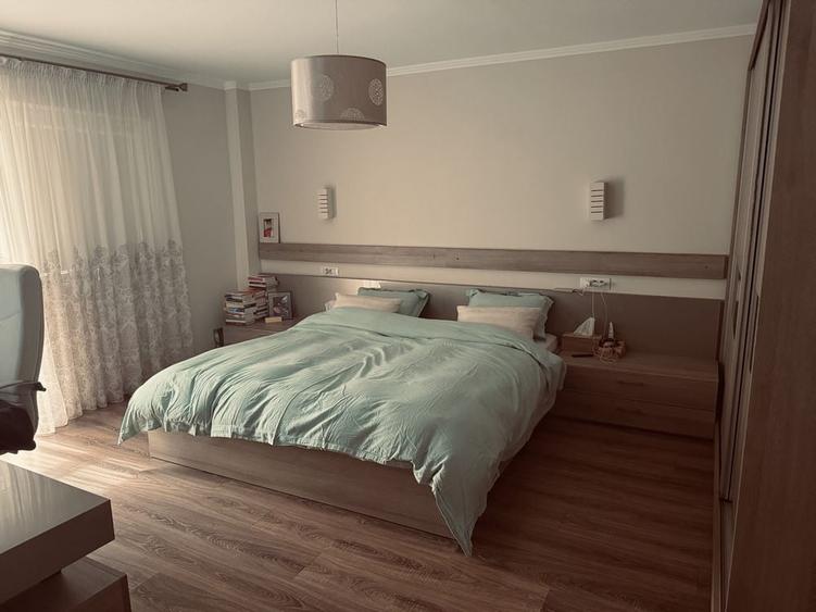 Apartament cu 3 camere decomandat în Exterior Vest
