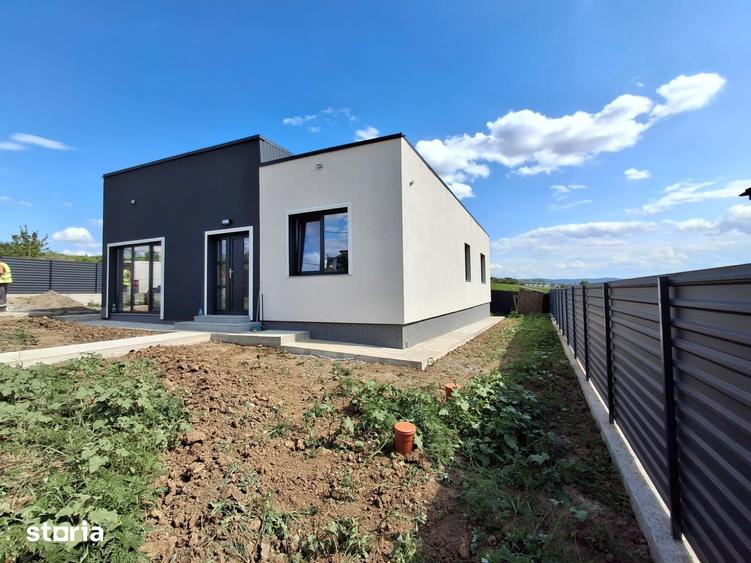 Casă cu 5 camere cu Teren 500 Mp în Bucium