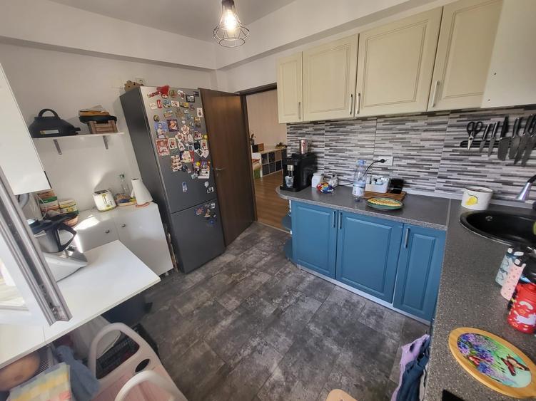 Duplex cu 5 camere cu Canalizare în Sud-Est