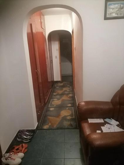 Inchiriez 1 camera intr un apartament cu 3 camere zona PACURARI COPOU - 2