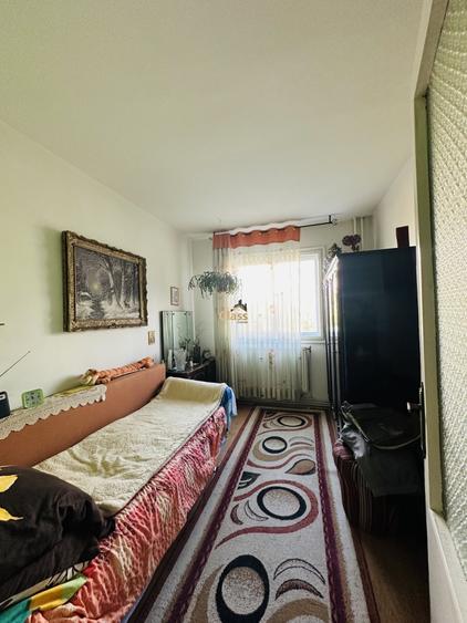 Apartament cu 3 camere semidecomandat, mobilat în Mănăștur