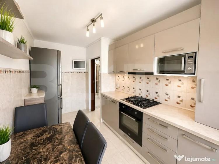 Apartament cu 5 camere decomandat în Cetate