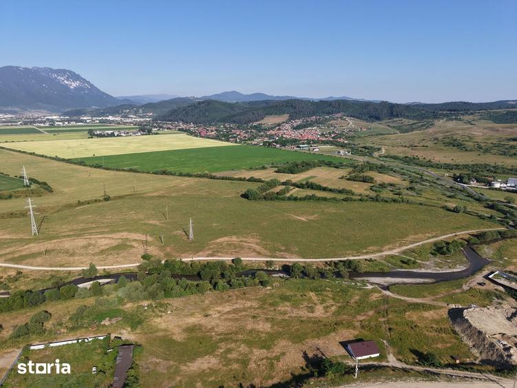 Teren de 7500 mp, în Central