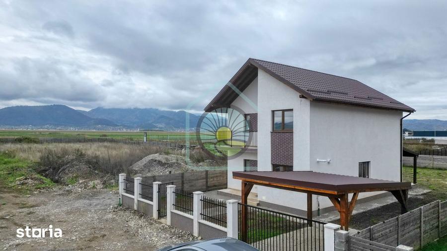 Casă cu 4 camere cu Canalizare în Tărlungeni
