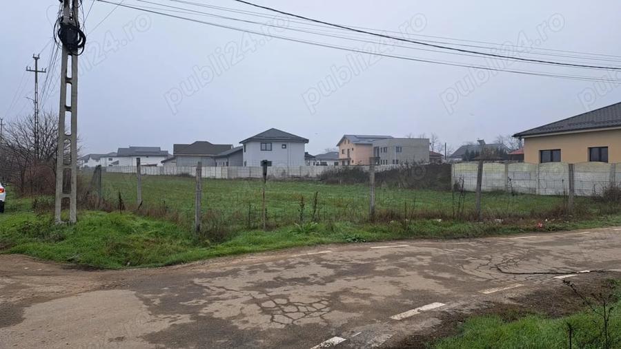 Teren de 5000 mp, în Preajba