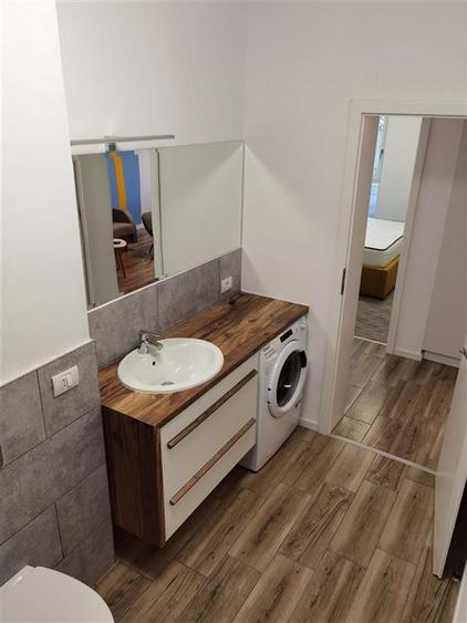 Apartament cu 3 camere decomandat, mobilat în Orașul Vechi