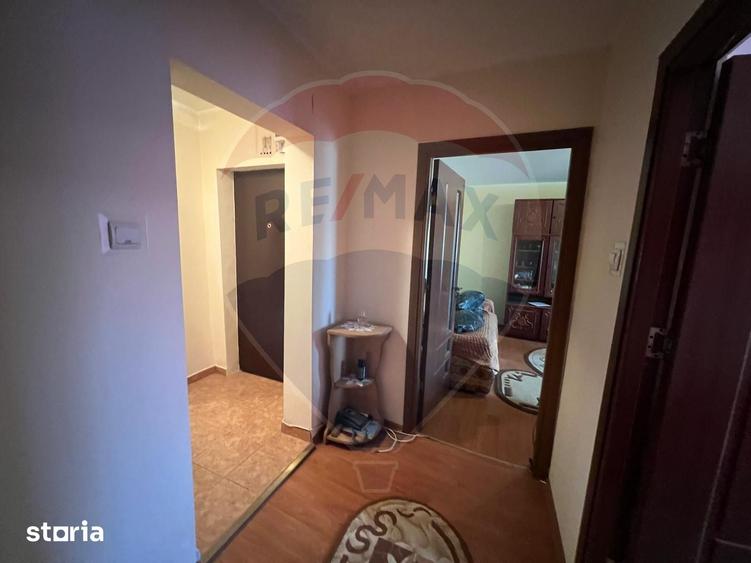 Apartament cu 3 camere, mobilat în Central