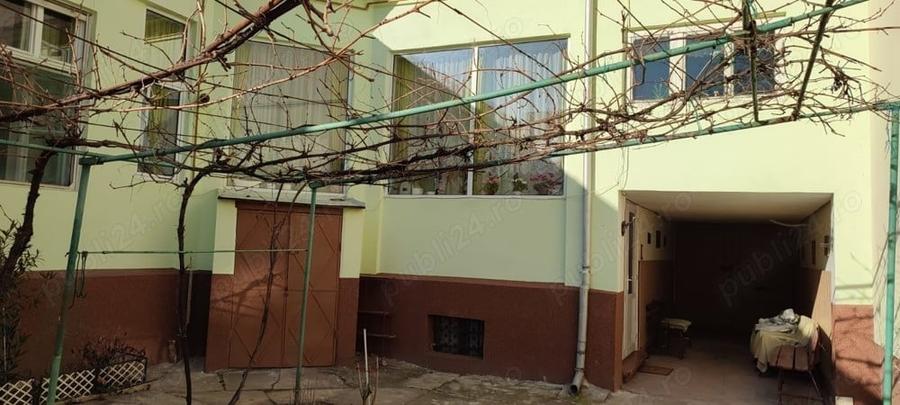 Casă cu 4 camere cu Teren 600 Mp în Intim