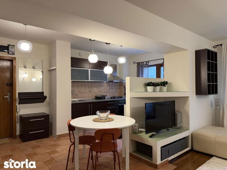 Apartament cu 2 camere semidecomandat în Grivița