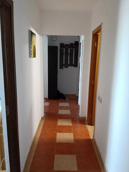 Apartament cu 2 camere decomandat în Titan
