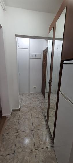 Garsonieră decomandată în 9 Mai