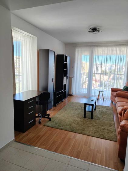 Apartament cu 3 camere decomandat în Colentina