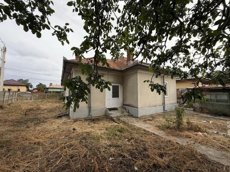 Casă cu 3 camere în Cârcea