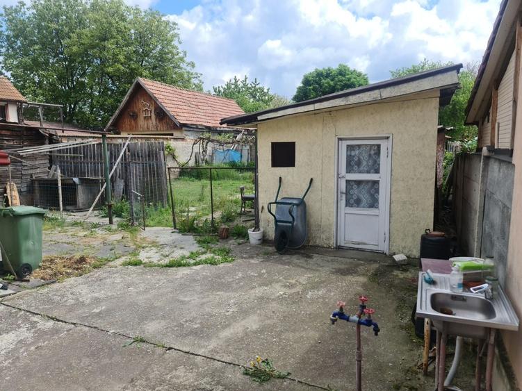 Casă cu 3 camere în Drumul Carului