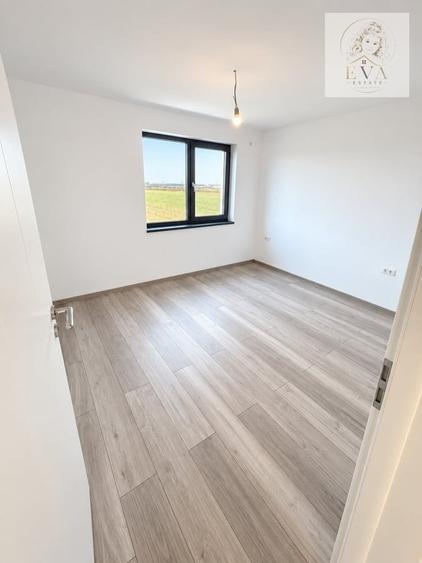 Casă cu 5 camere cu Teren 400 Mp în Domnești