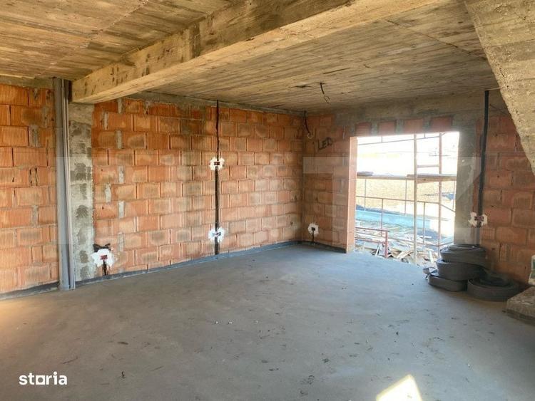Casă cu 3 camere în Ipotești