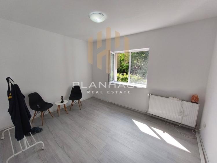 Apartament cu 3 camere decomandat, mobilat în Central