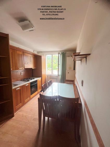 Apartament cu 3 camere semidecomandat, mobilat în Central