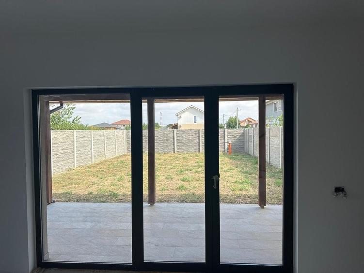 Duplex cu 4 camere cu Canalizare în Dumbrăvița