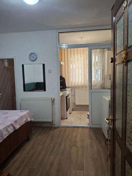 Garsonieră decomandată în Central