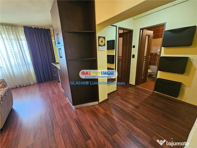 Garsonieră decomandată în Micro 11