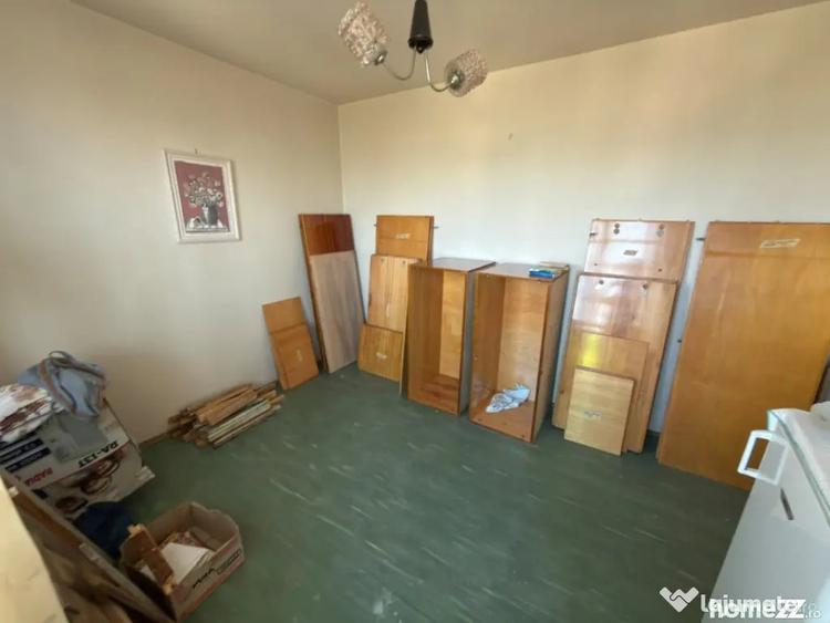 Apartament cu 3 camere semidecomandat în Central